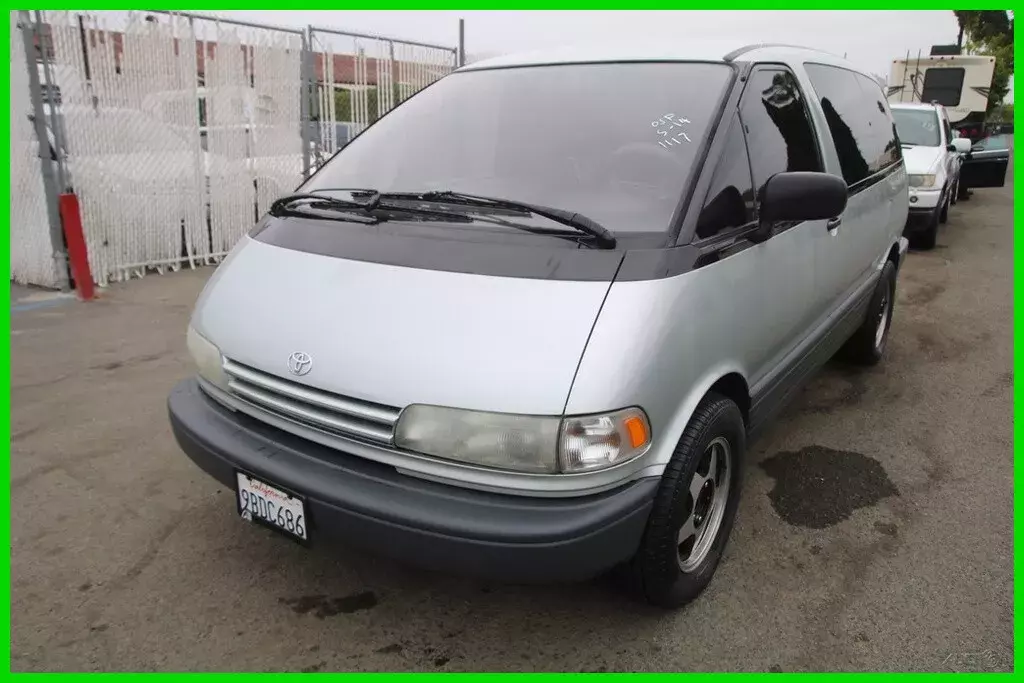 1993 Toyota Previa LE