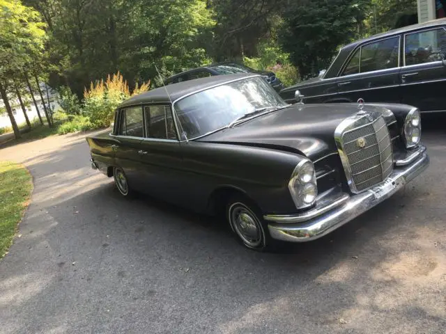 1961 Mercedes-Benz 200-Series