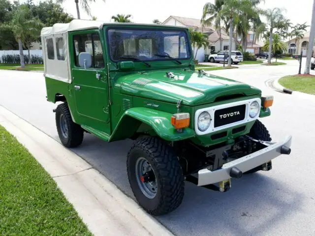 1981 Toyota Land Cruiser soft top