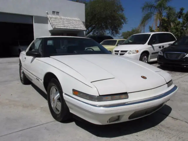 1989 Buick Reatta 2dr Coupe