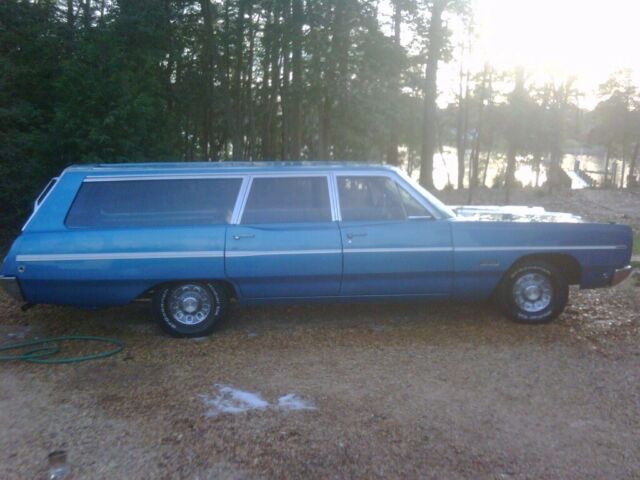 1968 Plymouth Suburban Custom