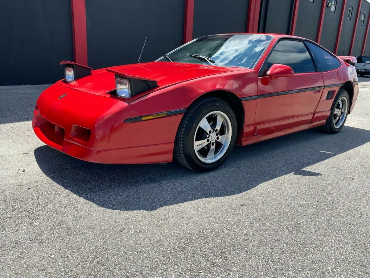 1986 Pontiac Fiero V6 GT 2M6 Very Low Miles