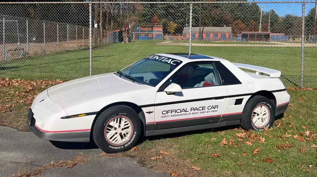 1984 Pontiac Fiero Rare Indy Edition Pontiac Fiero SE. Collector Quality 45K