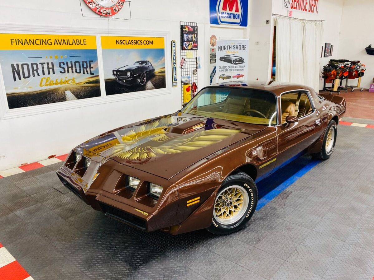 1979 Pontiac Trans Am - 6.6L ENGINE - VERY CLEAN BODY - NICE PAINT - SEE