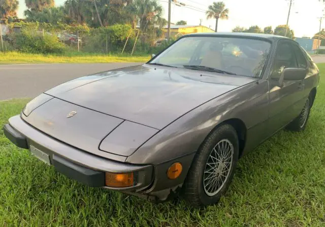 1981 Porsche 924 Luxury Package