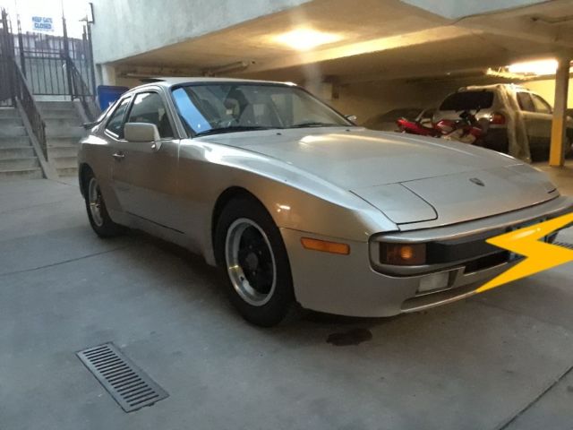 1985 Porsche 944 Leather