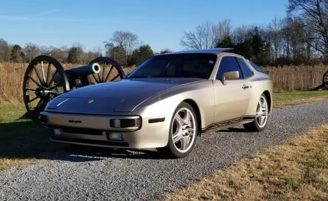 1985 Porsche 944 Base Coupe 2-Door