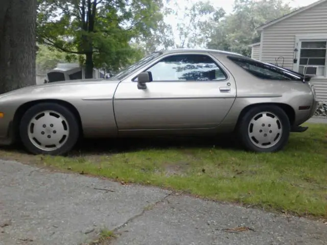 1984 Porsche 928