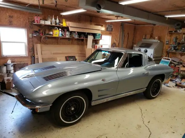 1963 Chevrolet Corvette 63 SPLIT WINDOW COUPE - 4 SPEED MANUAL