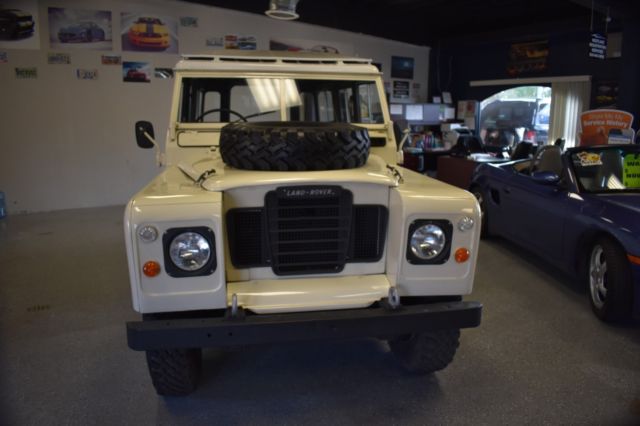 1982 Land Rover Defender 4 doors