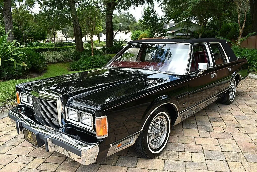 1989 Lincoln Town Car Signature 3900 Miles