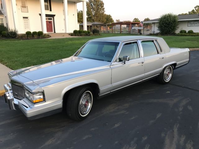 1991 Cadillac Brougham d'Elegance Sedan 4-Door