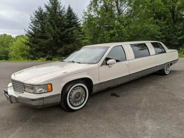 1993 Cadillac Fleetwood LW Coach Werks