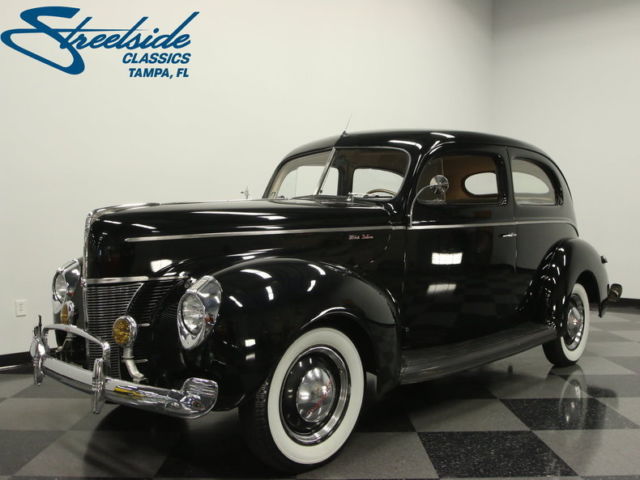 1940 Ford 2 Door Sedan Deluxe