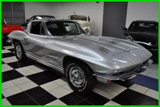 1963 Chevrolet Corvette GORGEOUS 63 SPLIT WINDOW - 4 SPEED MANUAL