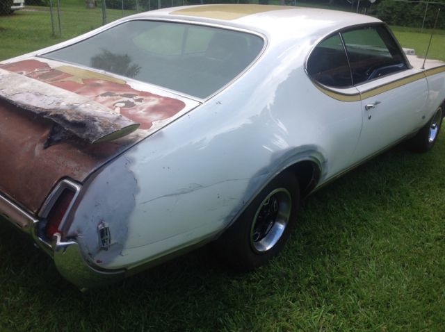 1969 Oldsmobile 442 Base Hardtop 2-Door