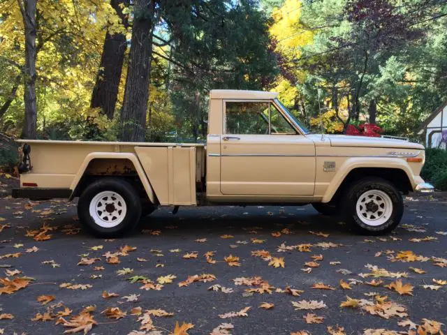 1973 Jeep J-2000 PICKUP J-20 4X4 Step Side Short Bed