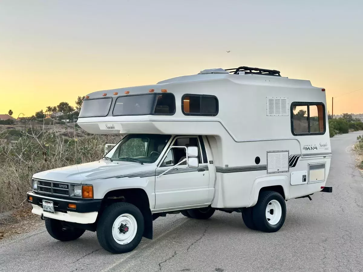 1987 Toyota Sunrader 4WD Turbo (1 OF 8) 101k Original miles 100% Rust Free