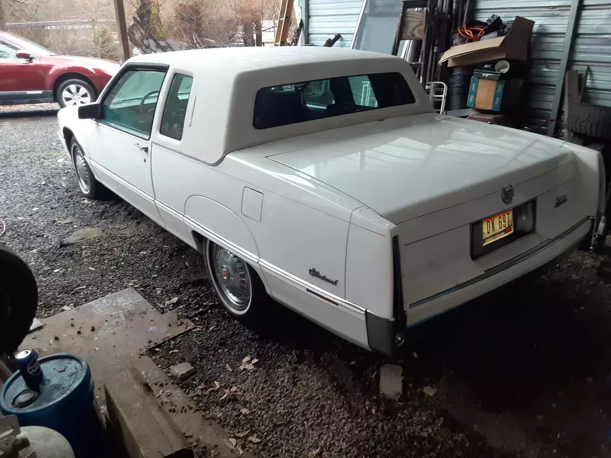 Rare 1990 Cadillac Fleetwood Coupe, 73k miles, Runs and looks great 1990 Cadillac Fleetwood Coupe