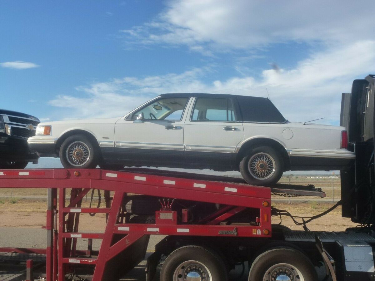 1993 Lincoln Town Car Spinnaker Edition