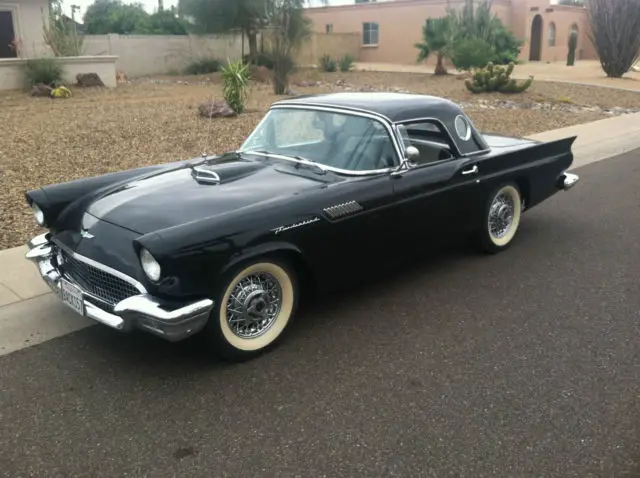 1957 Ford Thunderbird