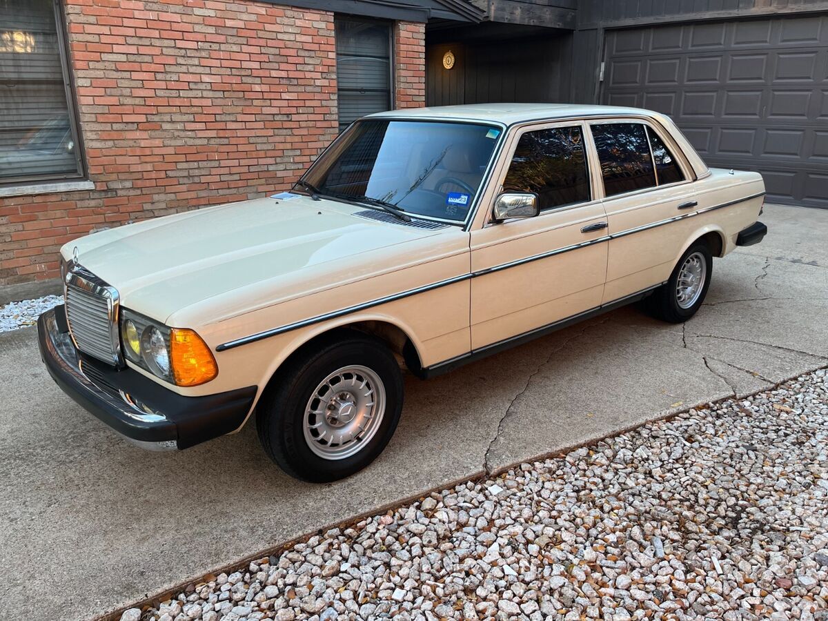 1982 Mercedes-Benz 300-Series 300D Turbo Diesel, ONE OWNER TX CAR, LOW MILES