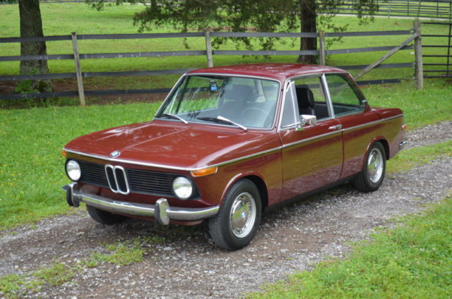 1969 BMW 2-Series (Burgundy)