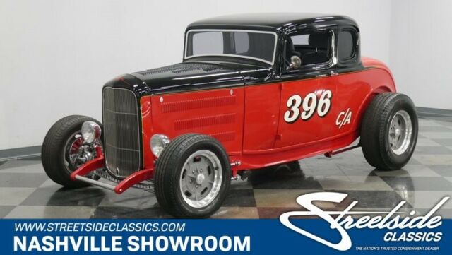 1932 Ford 5-Window --