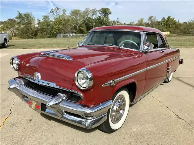 1954 Mercury Monterey 2-door