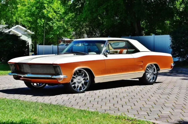 1964 Buick Riviera dual carbs 401 Nailhead, Custom Leather Interior, A/C,