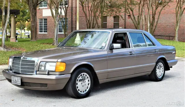 1987 Mercedes-Benz 500-Series 4 Dr