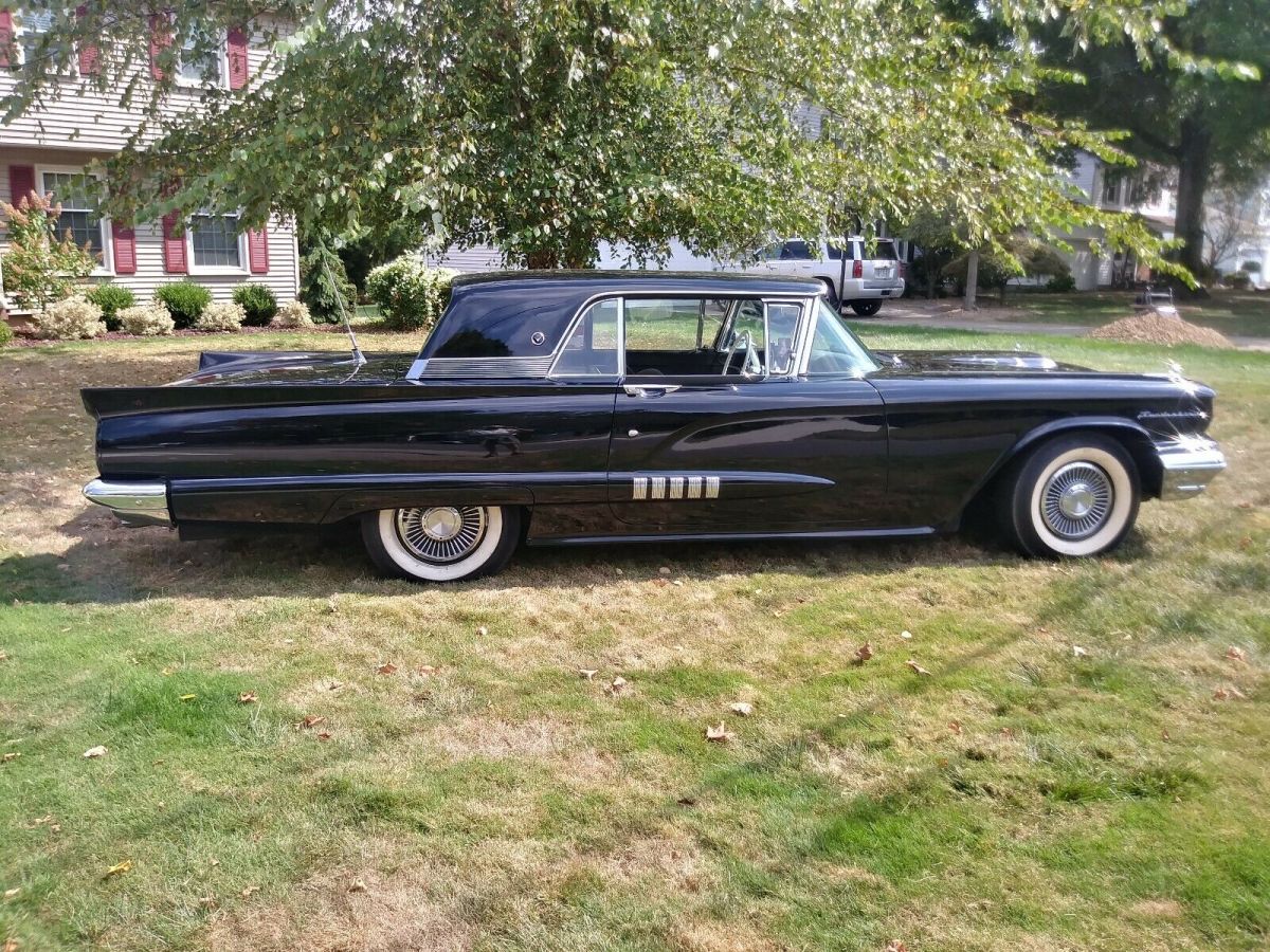 1958 Ford Thunderbird