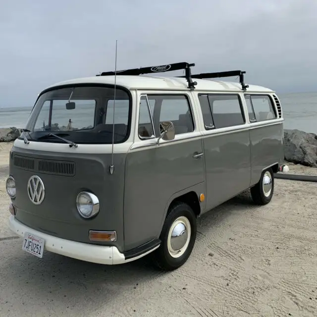 1969 Volkswagen Bus/Vanagon Weekender