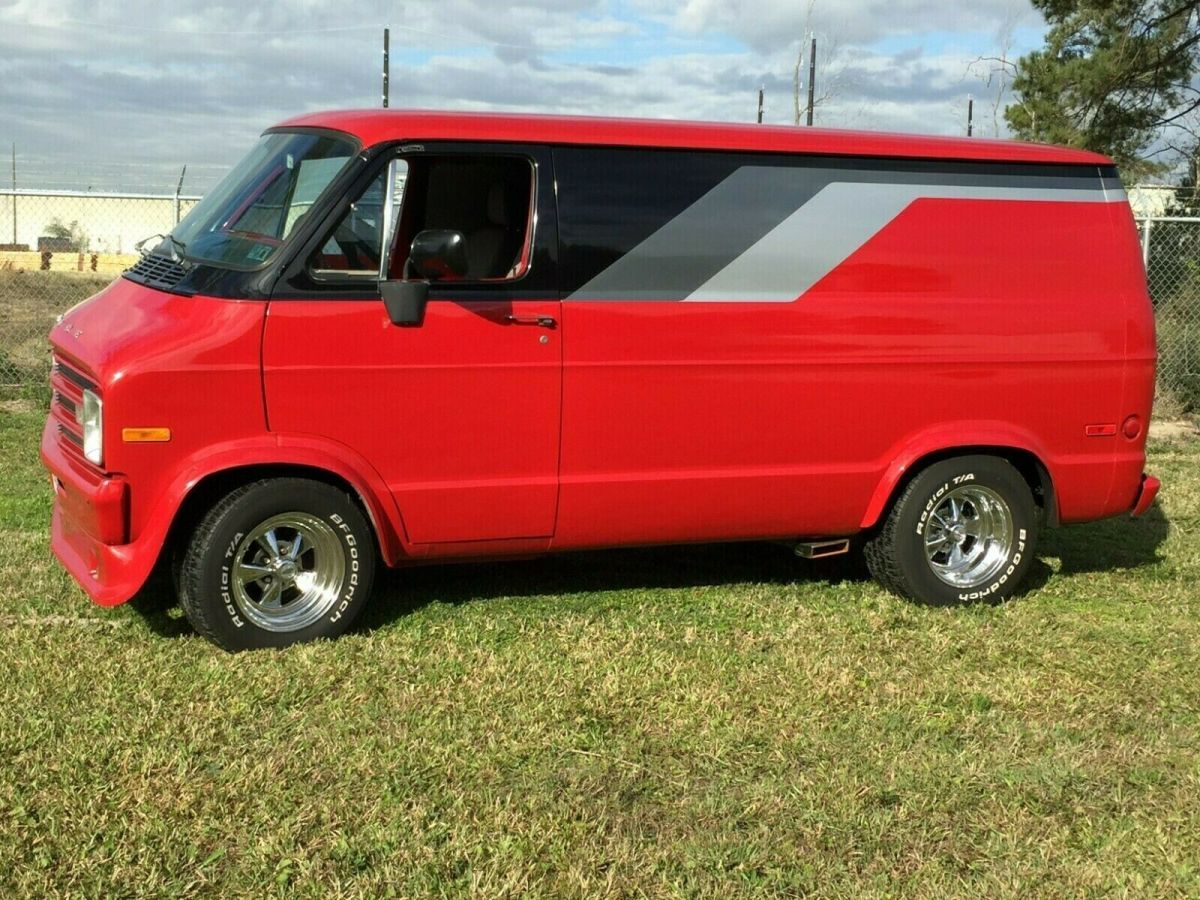 1975 Dodge Shorty Van Surf Special