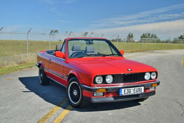 1989 BMW 3-Series E30 320i
