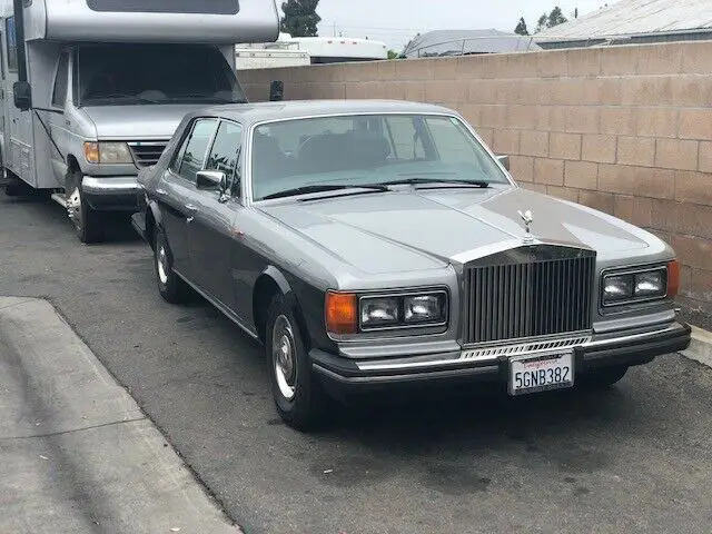 1987 Rolls-Royce Silver Spirit/Spur/Dawn Two tone