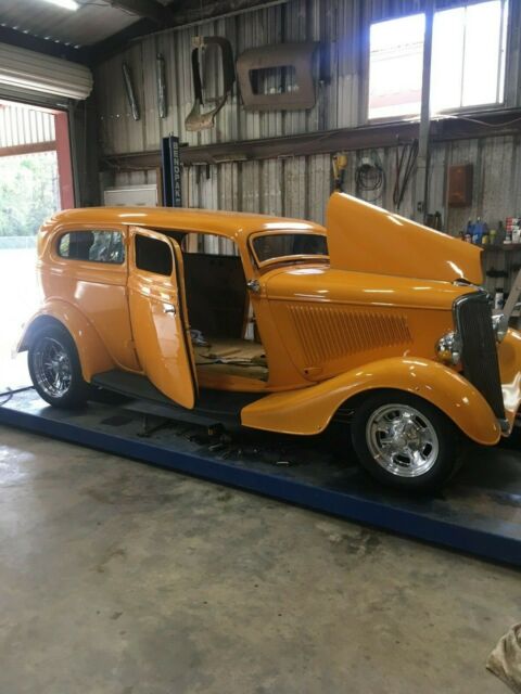 1934 Ford Tudor Sedan Street Rod