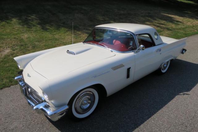 1957 Ford Thunderbird