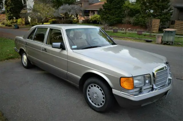 1988 Mercedes-Benz 300-Series