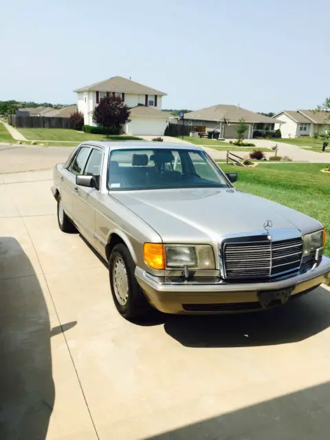 1988 Mercedes-Benz 300-Series