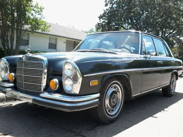 1972 Mercedes-Benz 200-Series