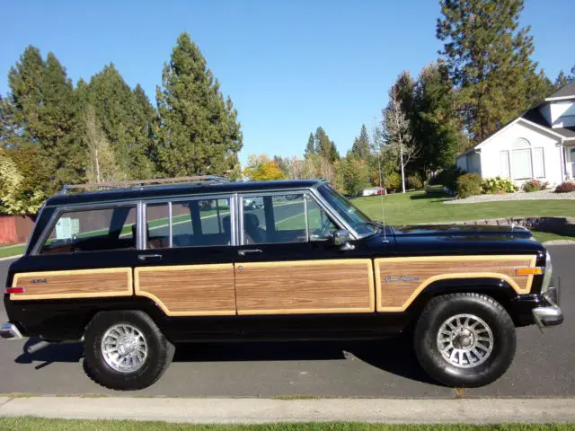 1989 Jeep Wagoneer 4-DOOR