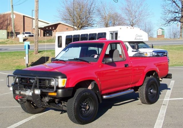 1994 Toyota Tacoma 4X4 2.4L 22RE 4CYL 5-SPEED BRIGHT RED SHORT BED SOLID RIG