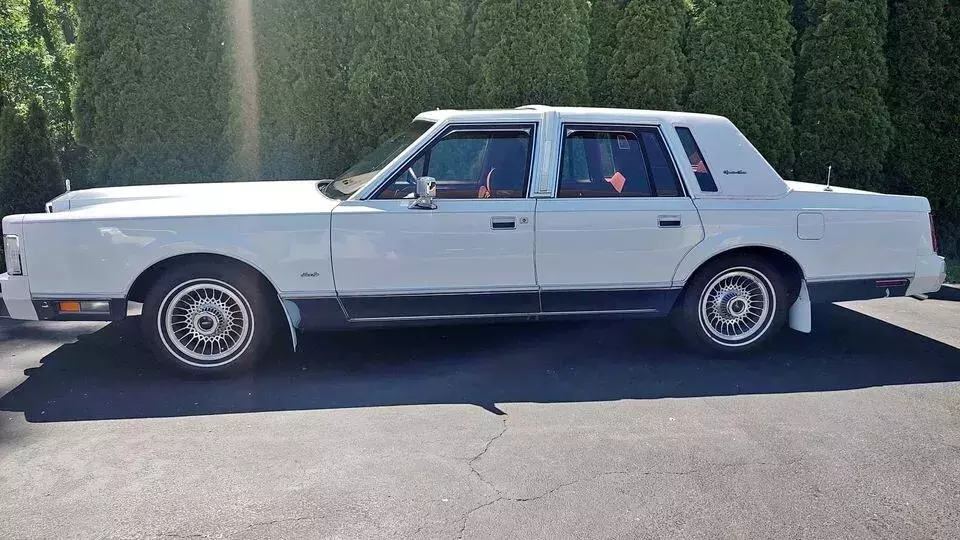 1986 Lincoln Town Car