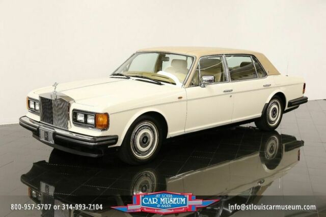 1989 Rolls-Royce Silver Spur Saloon --