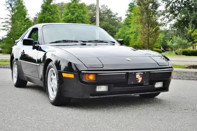 1986 Porsche 944 Breath takeing low miles 944 books records mint