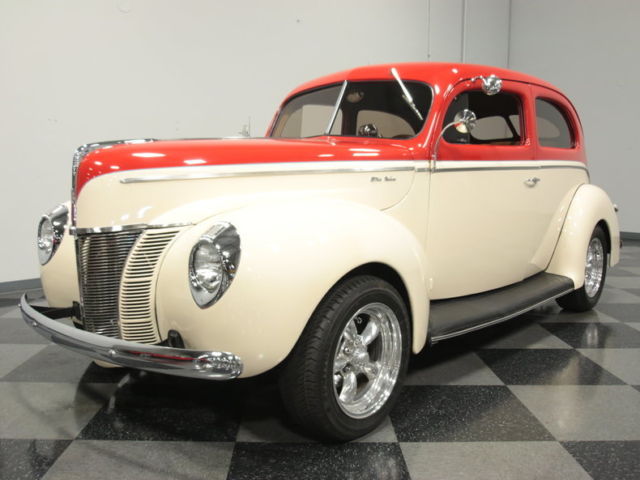 1940 Ford Deluxe Sedan
