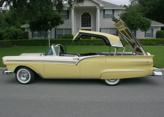 1957 Ford Fairlane SKYLINER RETRACTABLE - A/C