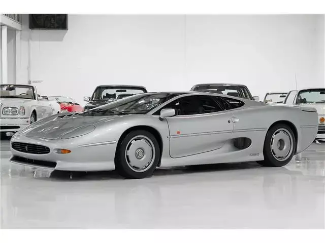 1993 Jaguar XJ220 Coupe