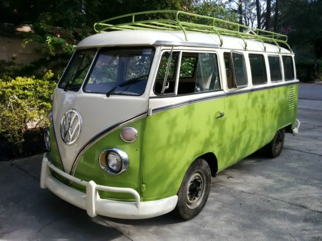 1974 Volkswagen Bus/Vanagon 15 window bus